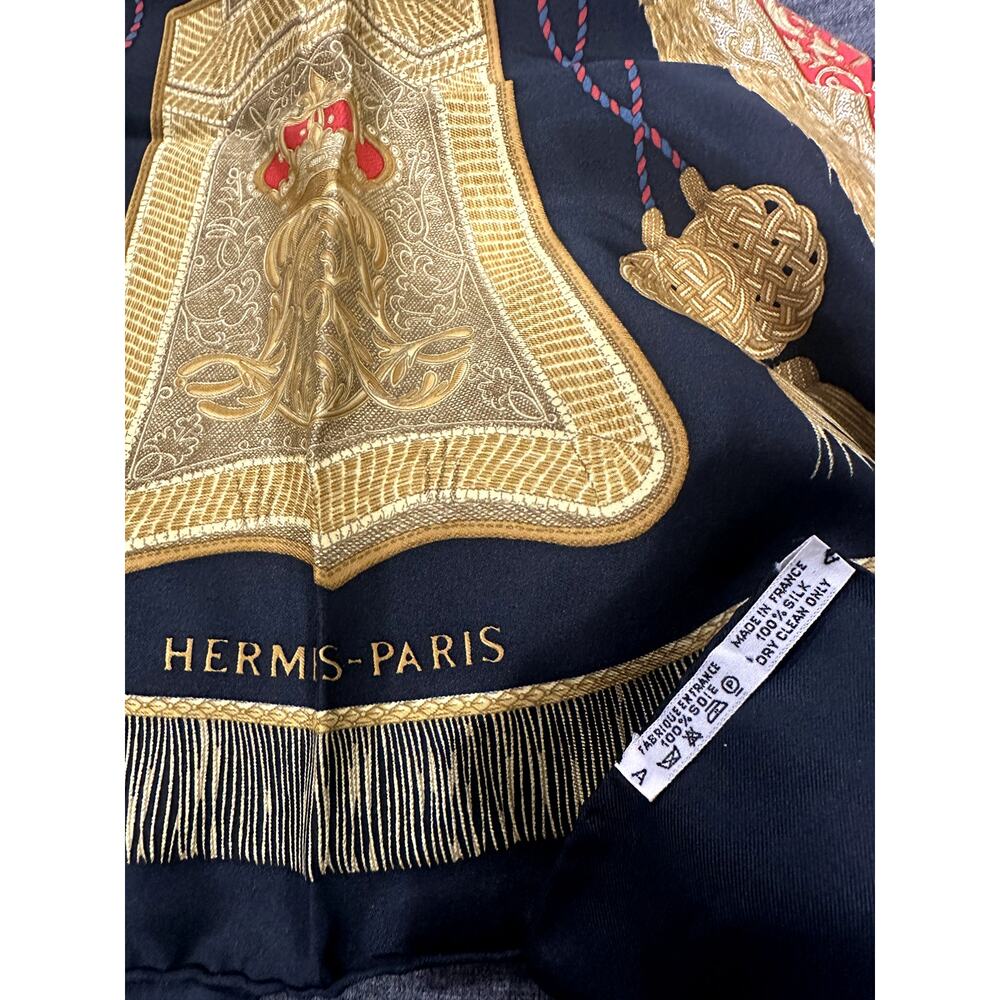 HERMES Carre 90 "Poste et Cavalerie" Silk 100% Silk Scarf with Box - Very Good - Picture 6 of 6